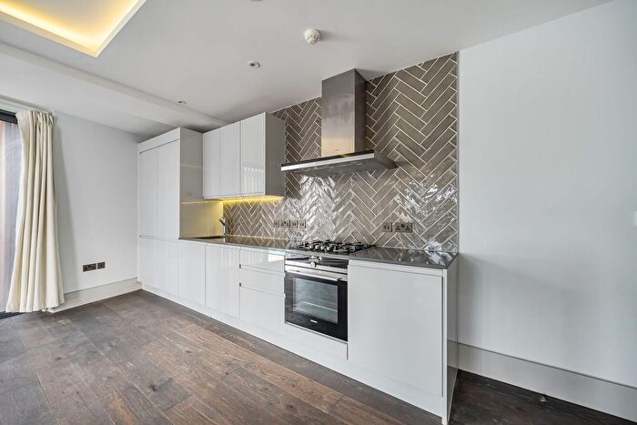 2 Bedroom Flat For Sale In Roger Street, Bloomsbury, London, WC1N