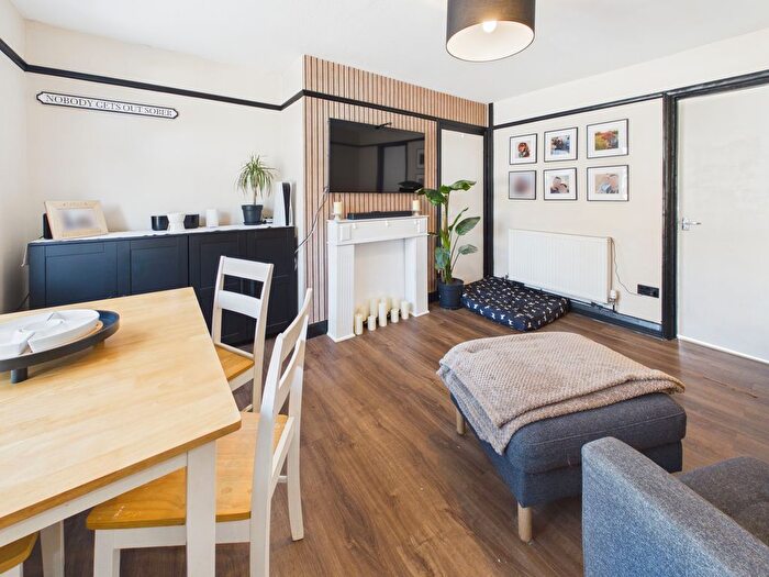 3 Bedroom End Of Terrace House For Sale In Coronation Place, Helston, Close To Helston Town Centre, TR13