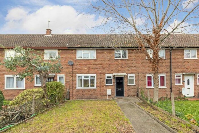 3 Bedroom Property To Rent In Gap Road, London, SW19