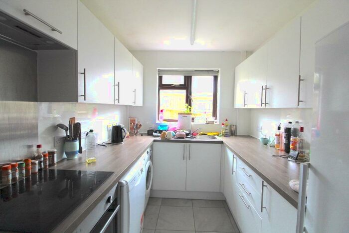 5 Bedroom Semi-Detached House To Rent In The Avenue, Moulsecoomb, Brighton, BN2