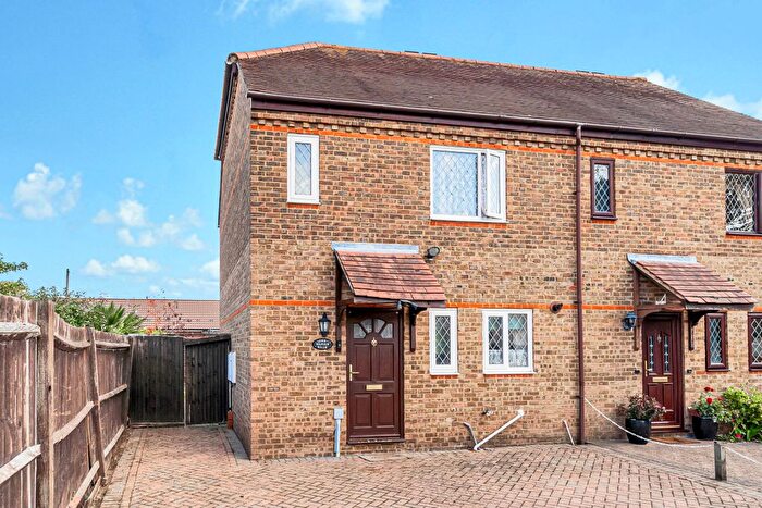 3 Bedroom Semi-Detached House For Sale In Napier Walk, Ashford, TW15
