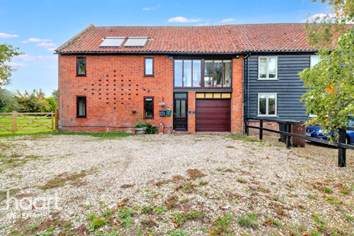 4 Bedroom Character Property For Sale In Sorrell Lane, Beetley, NR20