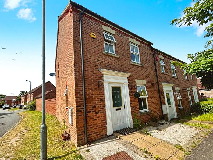 3 Bedroom Terraced House To Rent In Walker Crescent, Langley, SL3