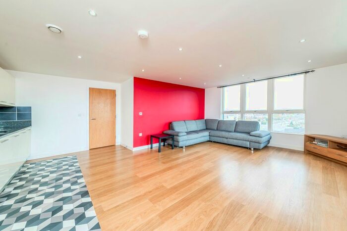 2 Bedroom Flat To Rent In Rivington Apartments, Railway Terrace, Slough, SL2