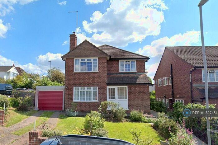 2 Bedroom Maisonette To Rent In Kelvedon Close, Kingston Upon Thames, KT2