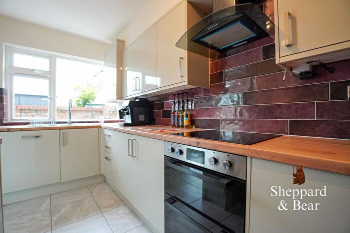 2 Bedroom Maisonette For Sale In Cyncoed Road, Cardiff, CF23
