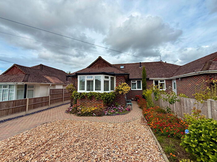 4 Bedroom Semi-Detached Bungalow For Sale In Linden Avenue, East Grinstead, RH19
