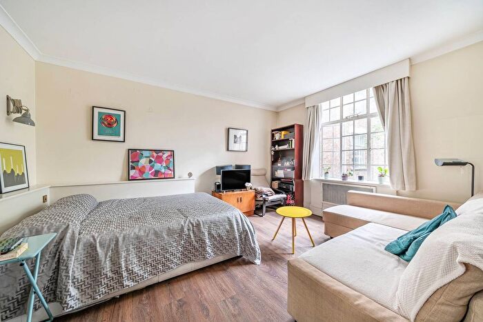 Studio For Sale In Chelsea Manor Street, Chelsea, London, SW3