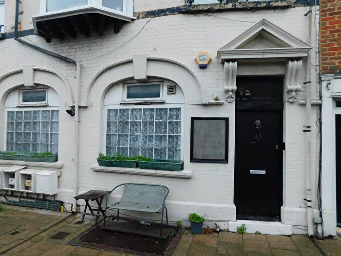 1 Bedroom Flat To Rent In West Street, Blue Town, Sheerness, ME12