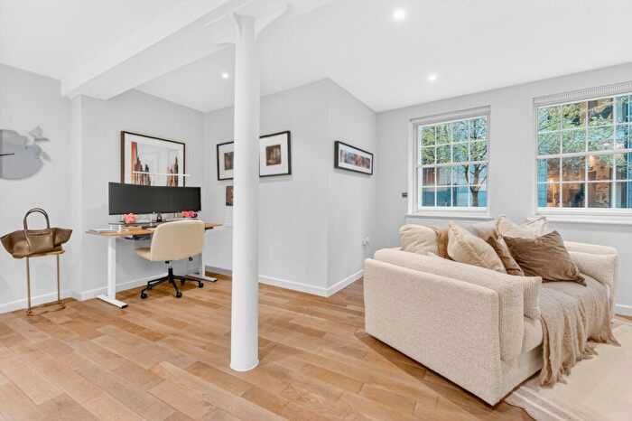 1 Bedroom Flat To Rent In Savage Gardens, Tower, EC3N