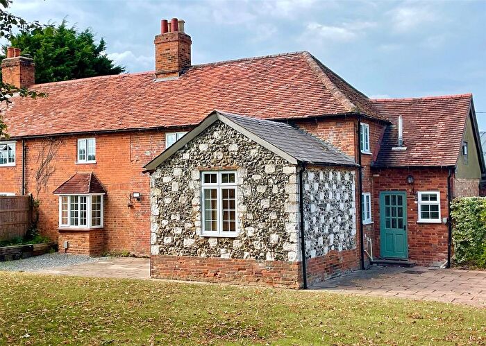 3 Bedroom Semi-Detached House To Rent In Temple Farm Cottages, Marlow, Buckinghamshire, SL7
