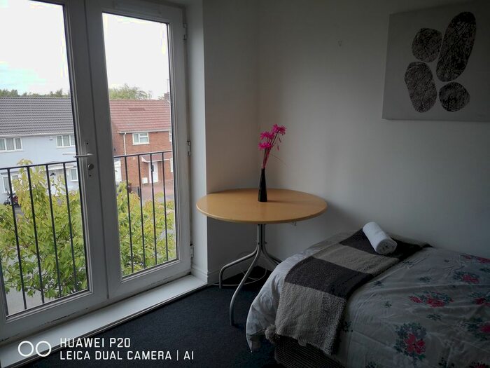 Studio To Rent In Essington Way, Wolverhampton, WV1