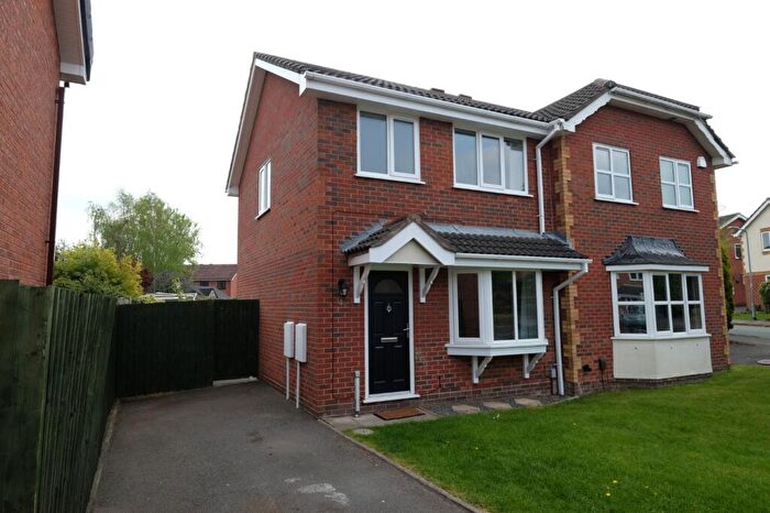 3 Bedroom Semi-Detached House To Rent In Suffolk Way, Tamworth, B78