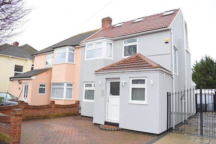 5 Bedroom Semi-Detached House For Sale In Warren Drive, Elm Park, Essex, RM12