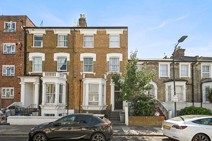 2 Bedroom Flat For Sale In Benbow Road, London, W6
