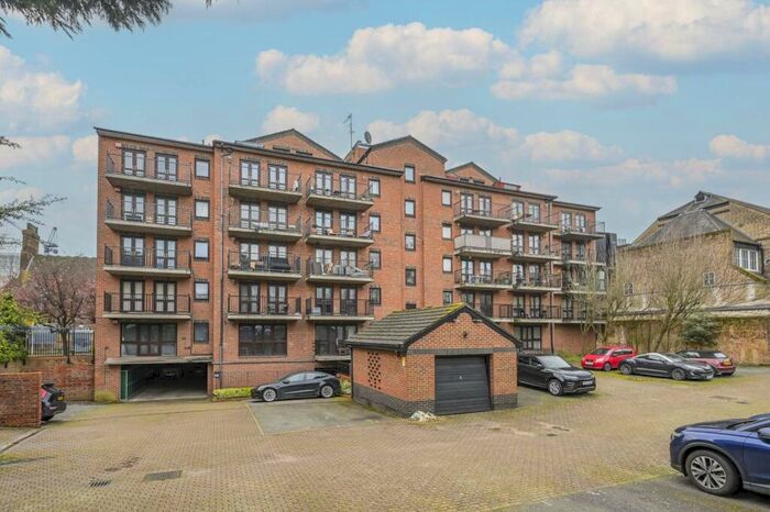 Studio To Rent In Fletcher Street, Shadwell, London, E1