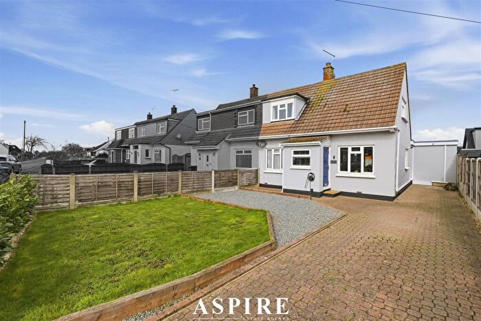4 Bedroom Semi Detached House For Sale In Danesfield, Benfleet, SS7