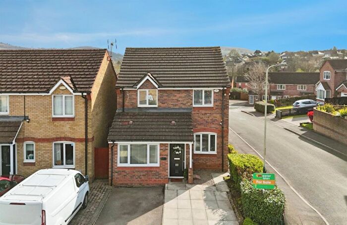 3 Bedroom Detached House For Sale In Gelli'r Felin, Caerphilly, CF83