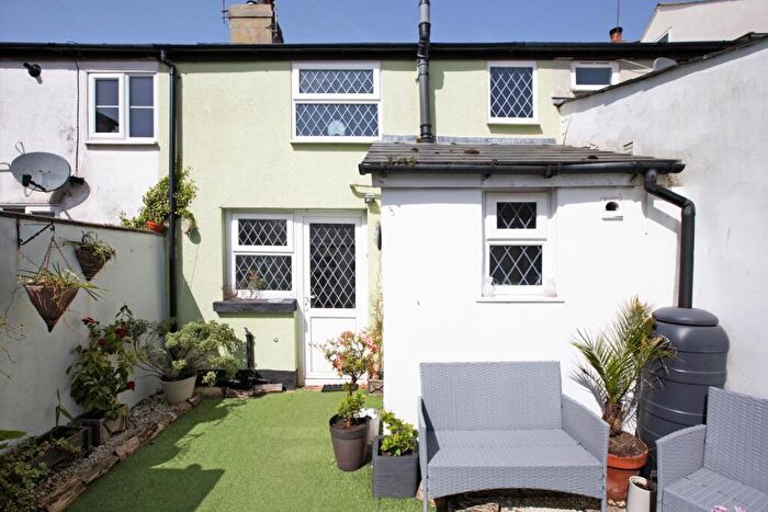 2 Bedroom Cottage For Sale In New Road, Starcross, EX6