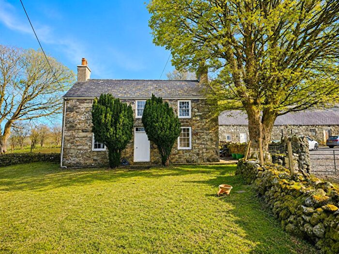 4 Bedroom Detached House For Sale In Hafod Y Wern, Clynnog Fawr, LL54