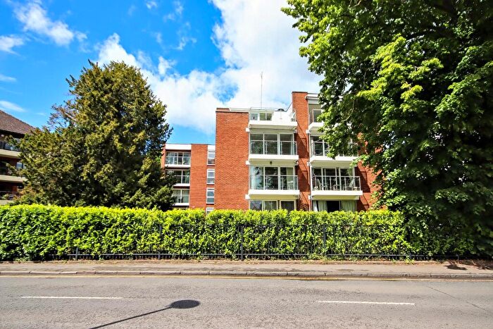 2 Bedroom Apartment For Sale In River Area, Maidenhead, SL6