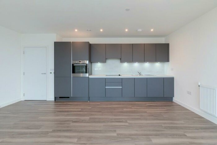 2 Bedroom Apartment To Rent In Thunderer Street, London, E13