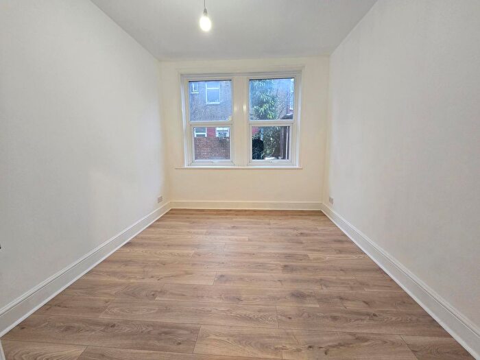 Studio To Rent In Bruce Grove, London, N17