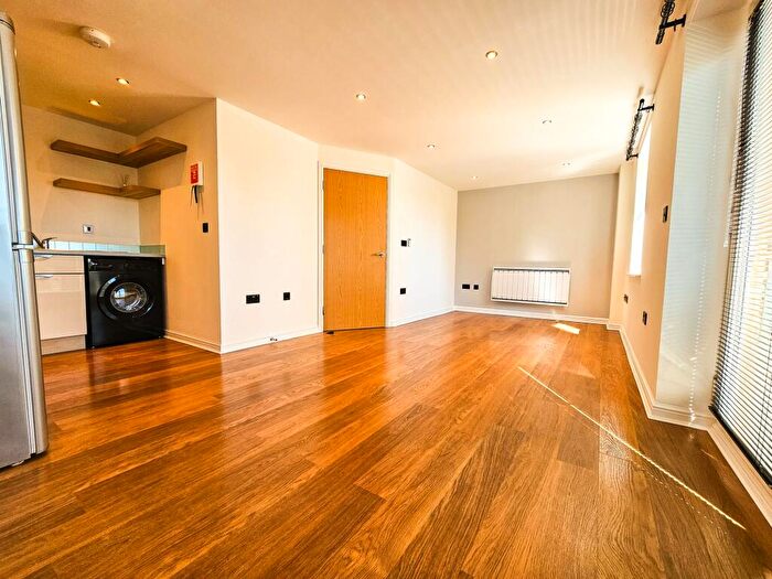 2 Bedroom Duplex To Rent In Branagh Court, Reading, RG30