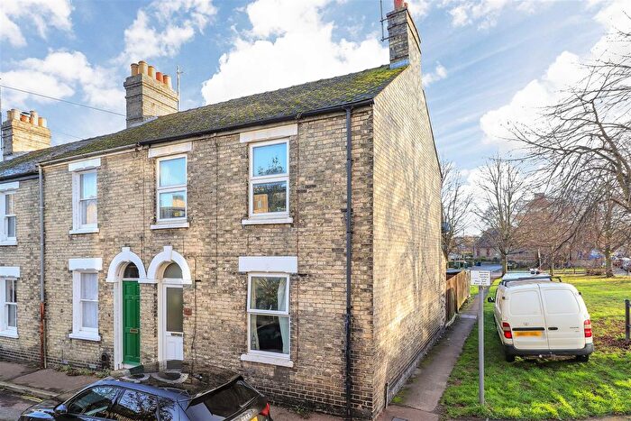 3 Bedroom End Terrace House For Sale In Young Street, Cambridge, CB1