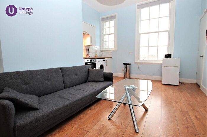 1 Bedroom Apartment To Rent In Bailie Fyfe's Close, Old Town, Edinburgh, EH1