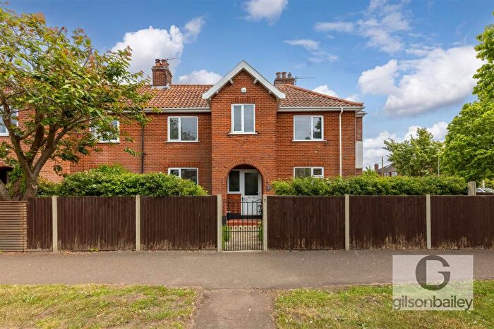 3 Bedroom Semi Detached House For Sale In Brian Avenue, Norwich, NR1