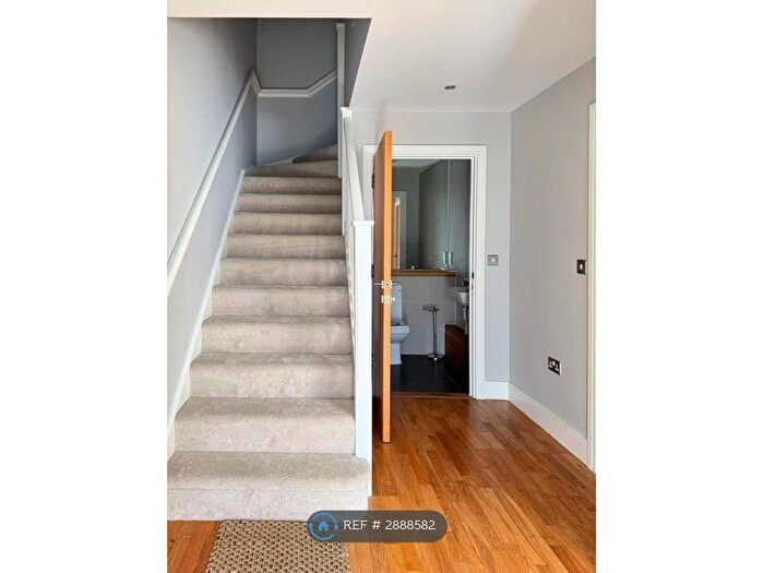 2 Bedroom Flat To Rent In Greenwich, London, SE10