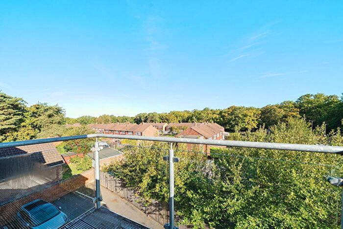 2 Bedroom Flat For Sale In Connaught Road, Brookwood, Woking, GU24