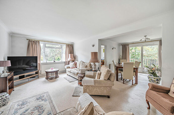 3 Bedroom Apartment For Sale In The Avenue, Poole, Dorset, BH13