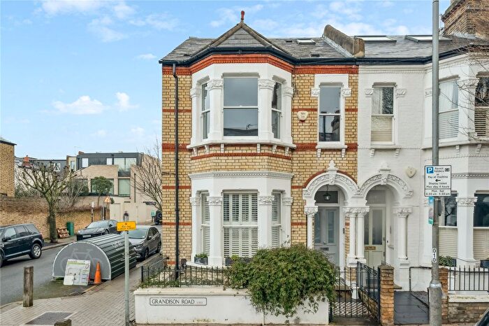 3 Bedroom Flat For Sale In Grandison Road, SW11
