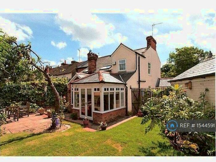 3 Bedroom End Of Terrace House To Rent In Greys Hill, Henley On Thames, RG9