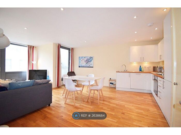 2 Bedroom Flat To Rent In Gifford Street, London, N1