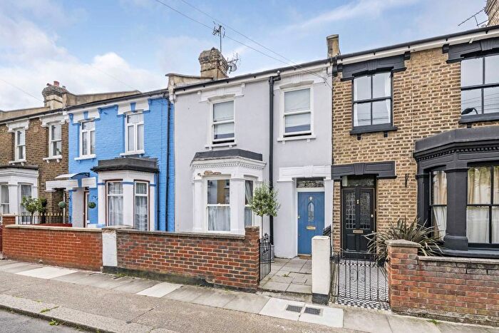 4 Bedroom Property To Rent In Waldo Road, London, NW10