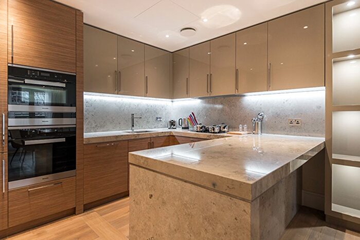 2 Bedroom Flat To Rent In Temple House, Strand, WC2R