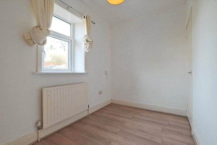 2 Bedroom End Of Terrace House To Rent In Manchester Road, Barnoldswick, Lancashire, BB18