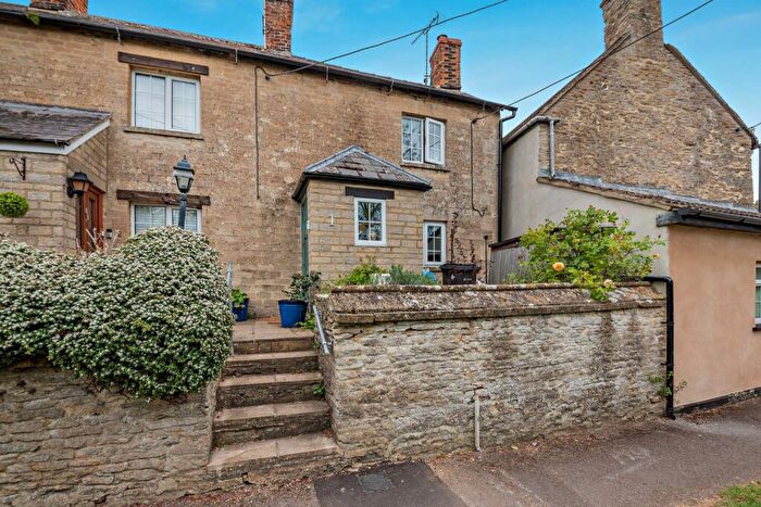 3 Bedroom End Of Terrace House For Sale In Mount Pleasant, Lechlade, Gloucestershire, GL7