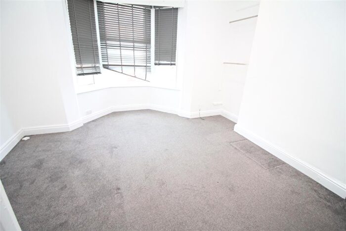 1 Bedroom Flat To Rent In Ashton Old Road, Manchester, M11