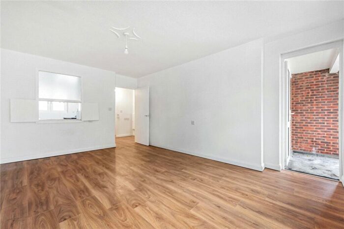 1 Bedroom Apartment To Rent In Wynford Road, London, N1