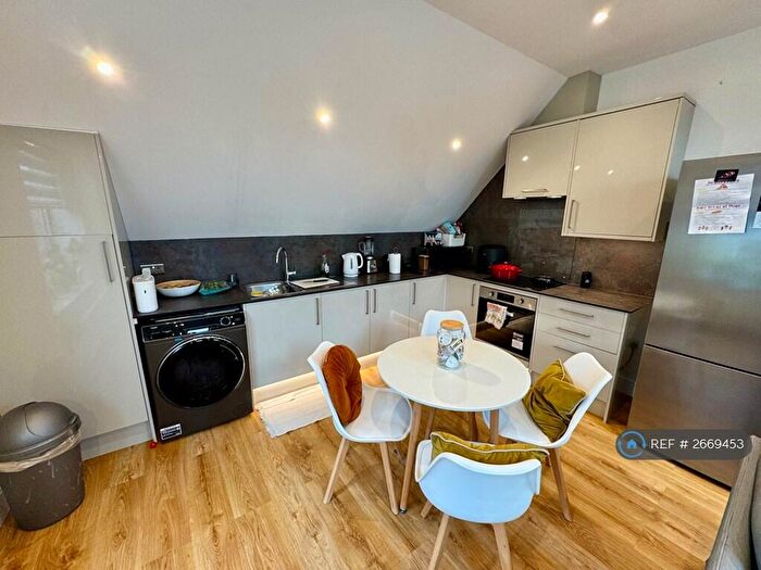 2 Bedroom Flat To Rent In Ossian Road, London, N4