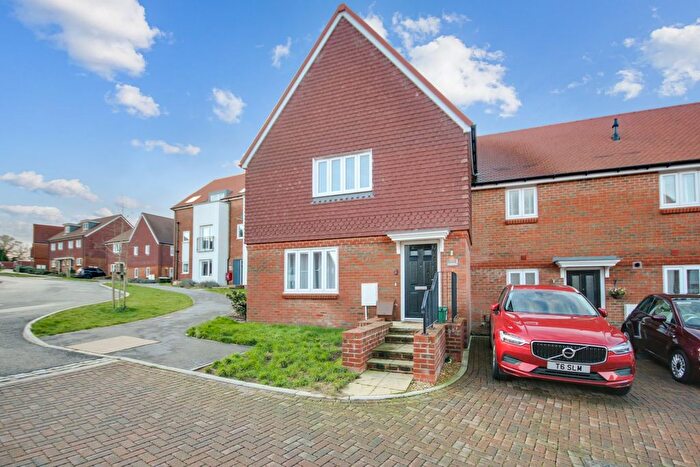 1 Bedroom Maisonette For Sale In Bewlands Drive, East Grinstead, RH19