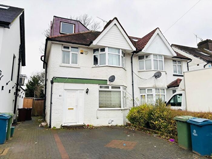 3 Bedroom Semi Detached House For Sale In Methuen Road, Edgware, HA8