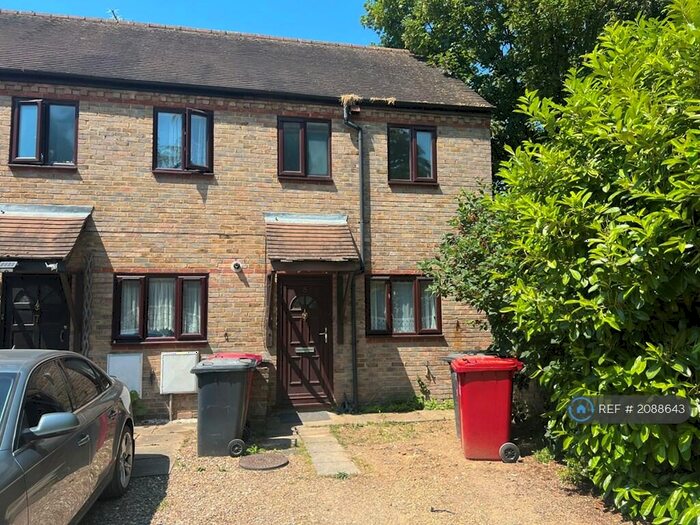 1 Bedroom End Of Terrace House To Rent In Wallis Court, Slough, SL1