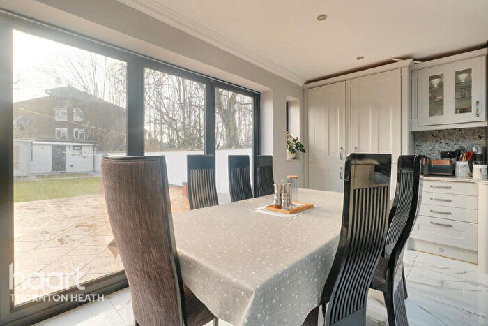 5 Bedroom Semi-Detached House For Sale In Dunheved Road South, Thornton Heath, CR7