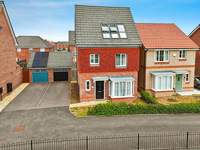 4 Bedroom Detached House For Sale In Basalt Lane, Darlaston, Wednesbury, WS10