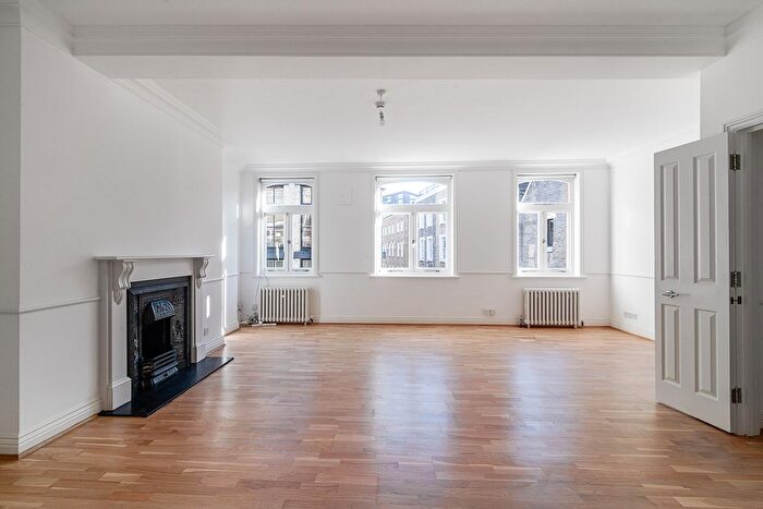 2 Bedroom Flat To Rent In Fouberts Place, London, W1F